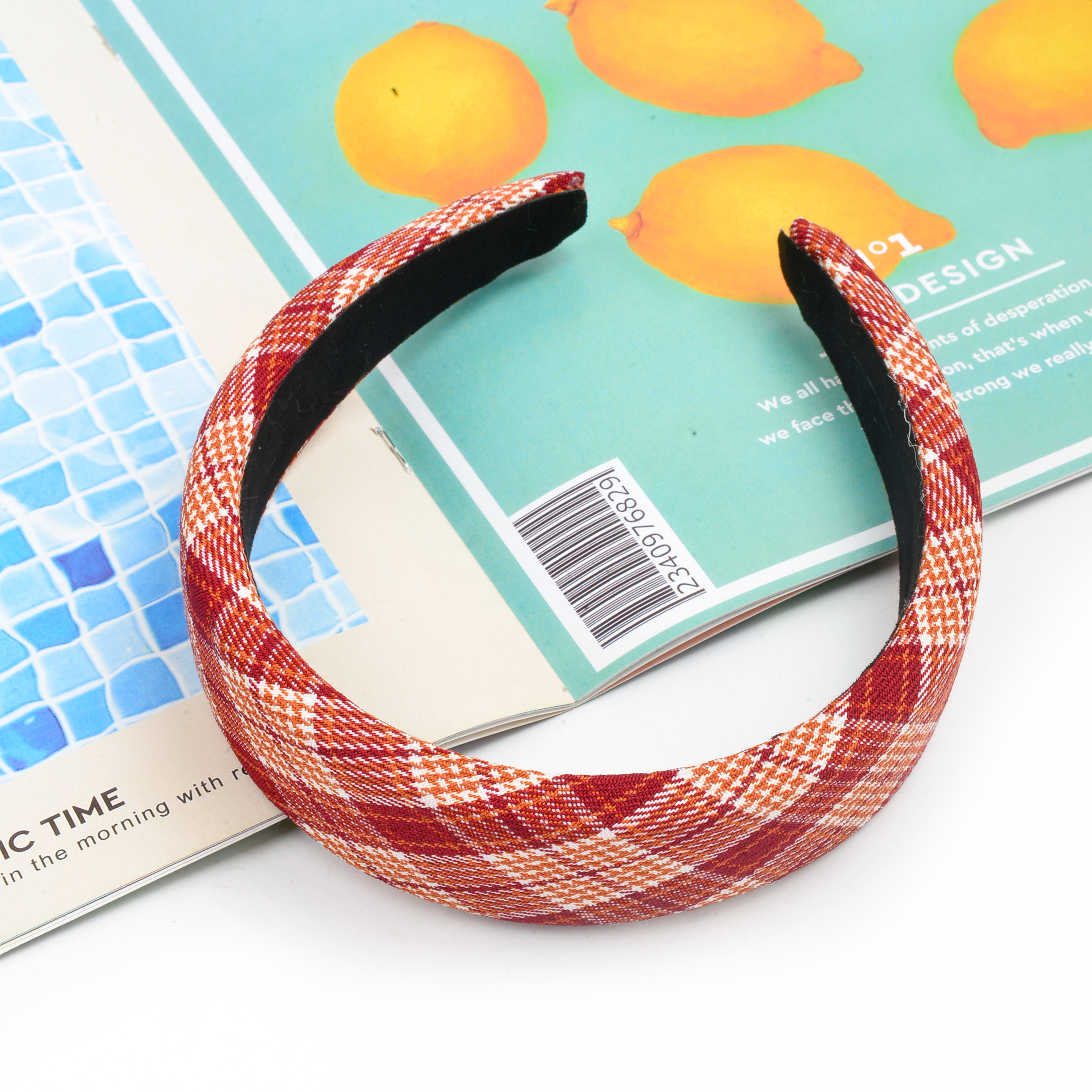 A collection of festive red series, retro Hong Kong-style corduroy headbands and hairpins, whitening high headbands and hairpins for the New Year Application Scenario