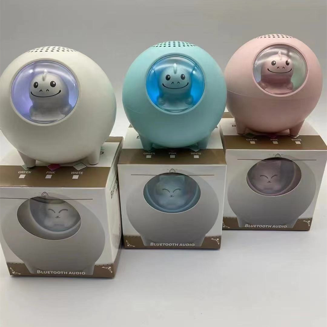 The lighting effects of the new pet speaker Bluetooth mini speaker can all flash according to the rhythm of the music Item Picture