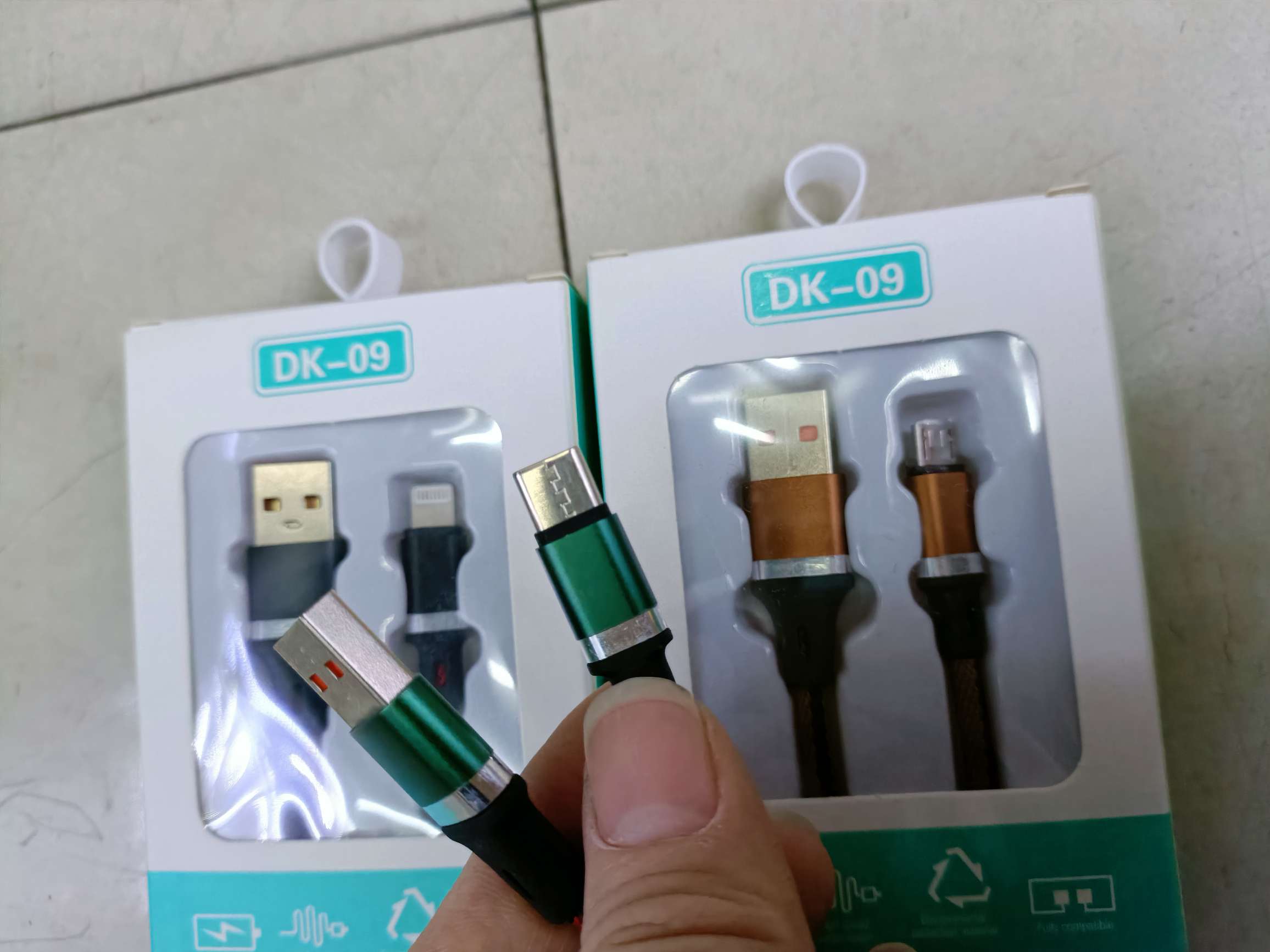 Cable de datos de aleación de aluminio indirecta de dos colores cable de datos para teléfono móvil detail image 10