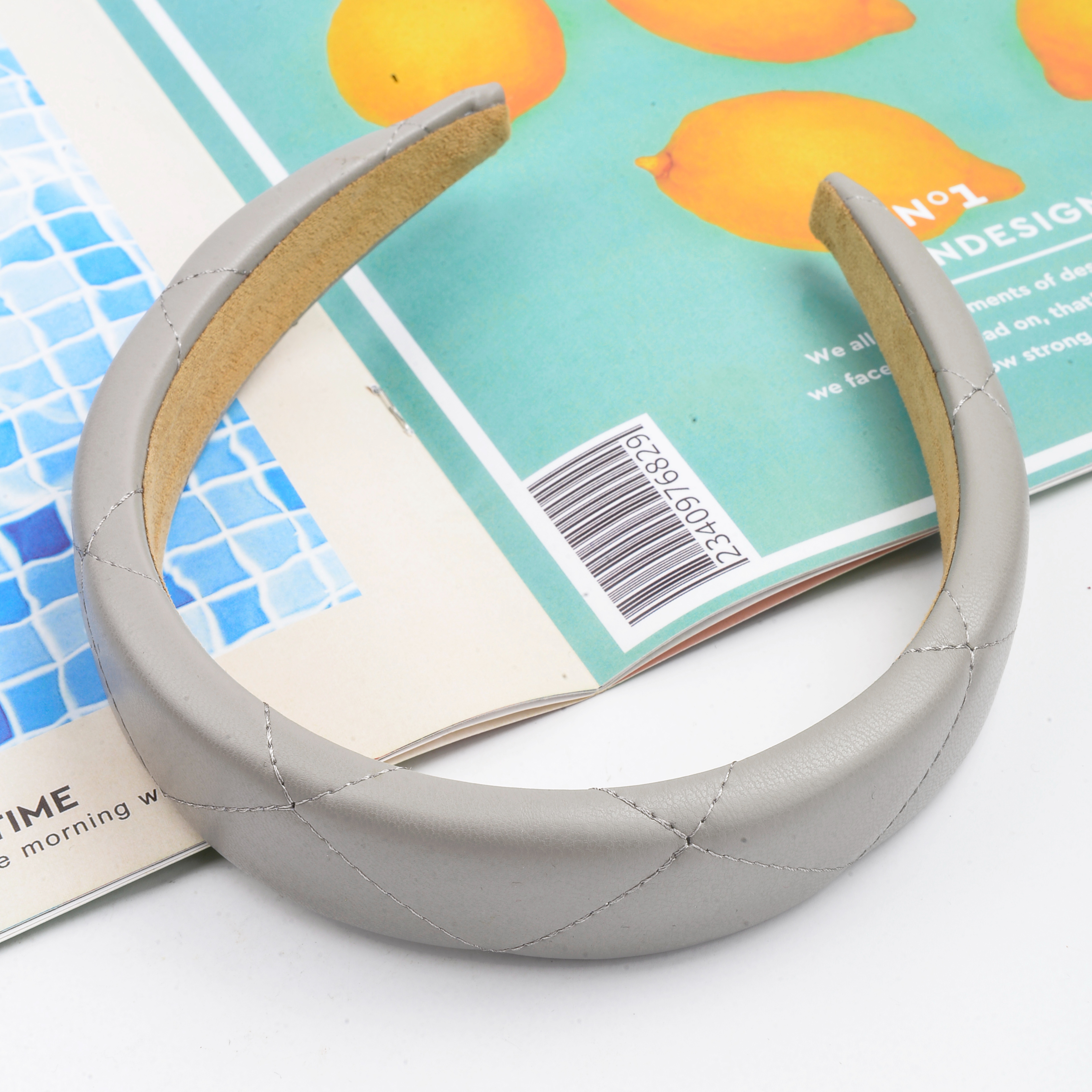 Glossy solid-color PU leather hair band for women, a fashionable wide-edge sponge hair accessory headband for women, the same style as celebrities Item Picture