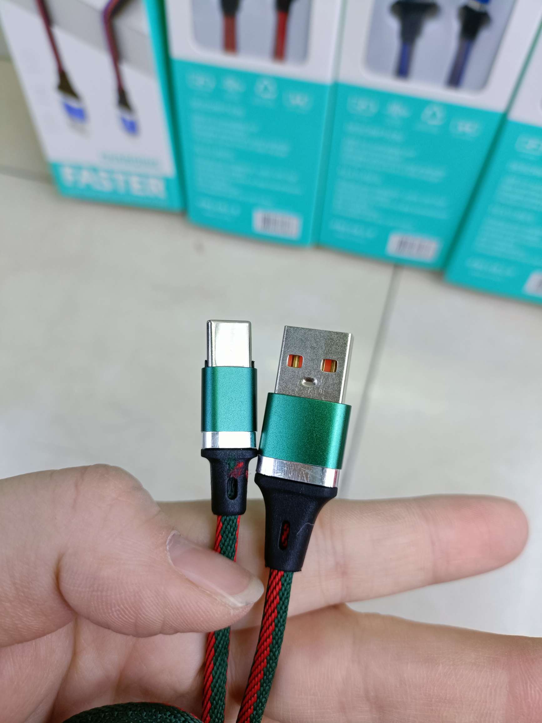 Cable de datos de aleación de aluminio indirecta de dos colores cable de datos para teléfono móvil detail image 4