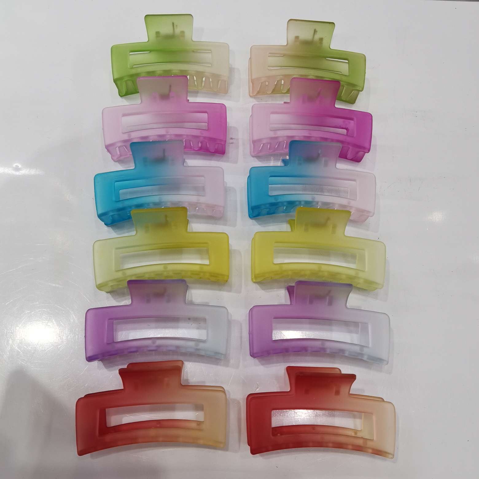 The popular Korean version of the classic and trendy style features a gradient rainbow eraser, frosted eraser, crossed square, semi-circular moon, ribs, and five-circle hairpin Specification image