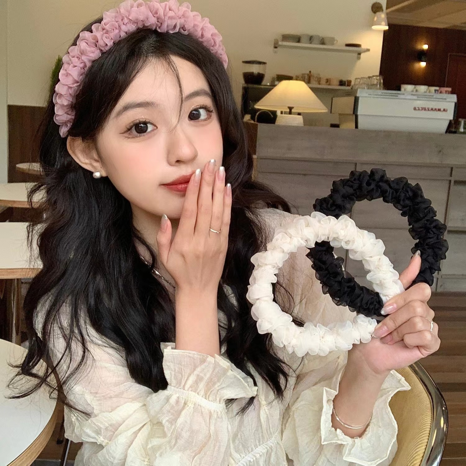 The new 2023 mesh pleated stylish hair band is a versatile accessory for women with high heads, suitable for washing the face and going out. It is a small hair accessory that can enhance facial appearance