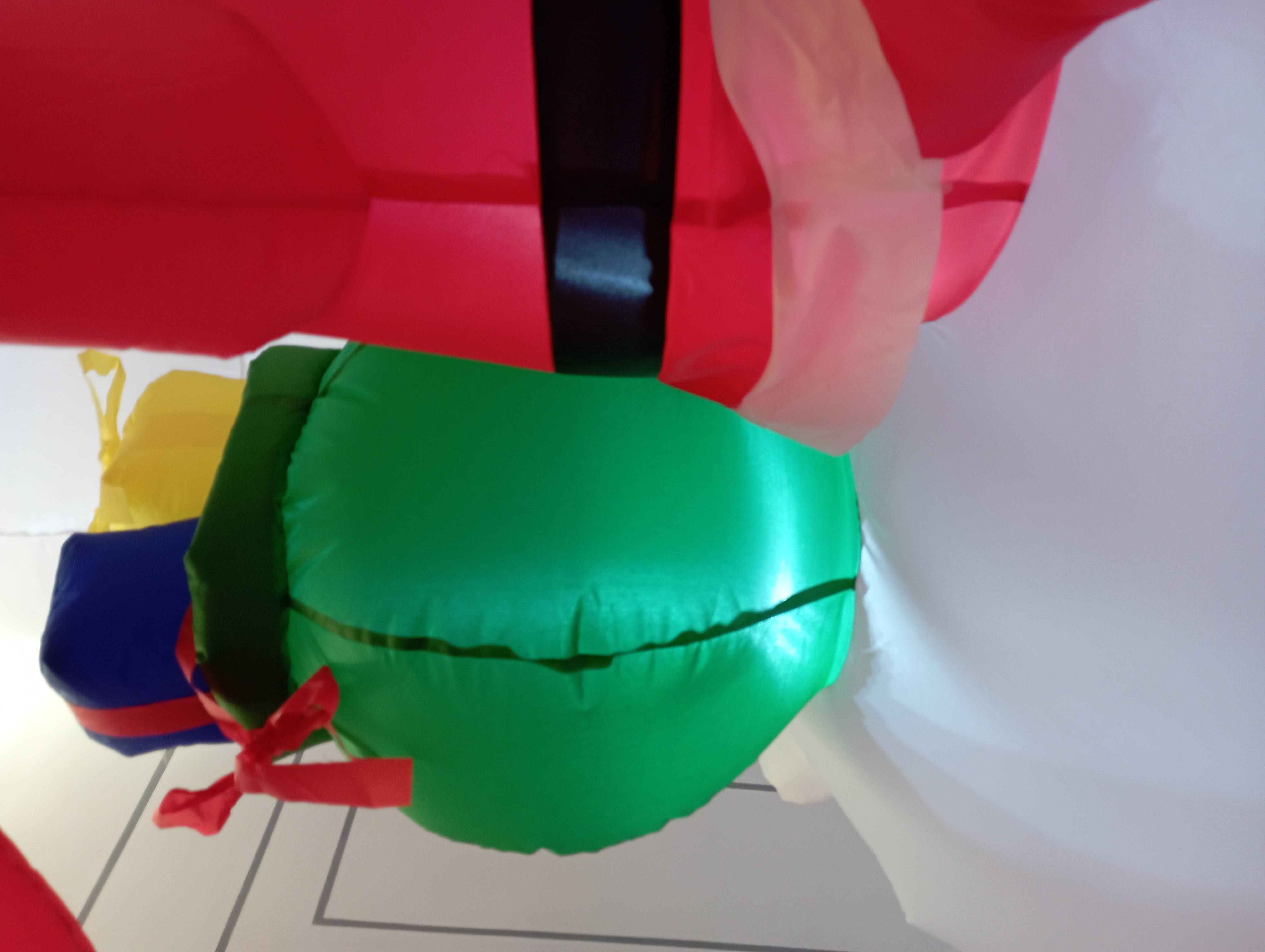 Christmas inflatable models 9,123 can swing. A big white bear is carrying Santa Claus with a backpack. Christmas tree decorations for shopping malls and hotels Application Scenario