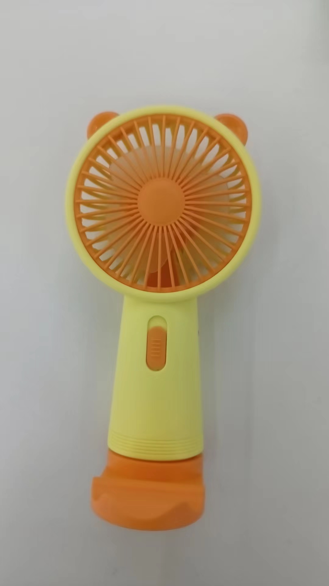 The SQ330 charging fan comes in four colors Application Scenario
