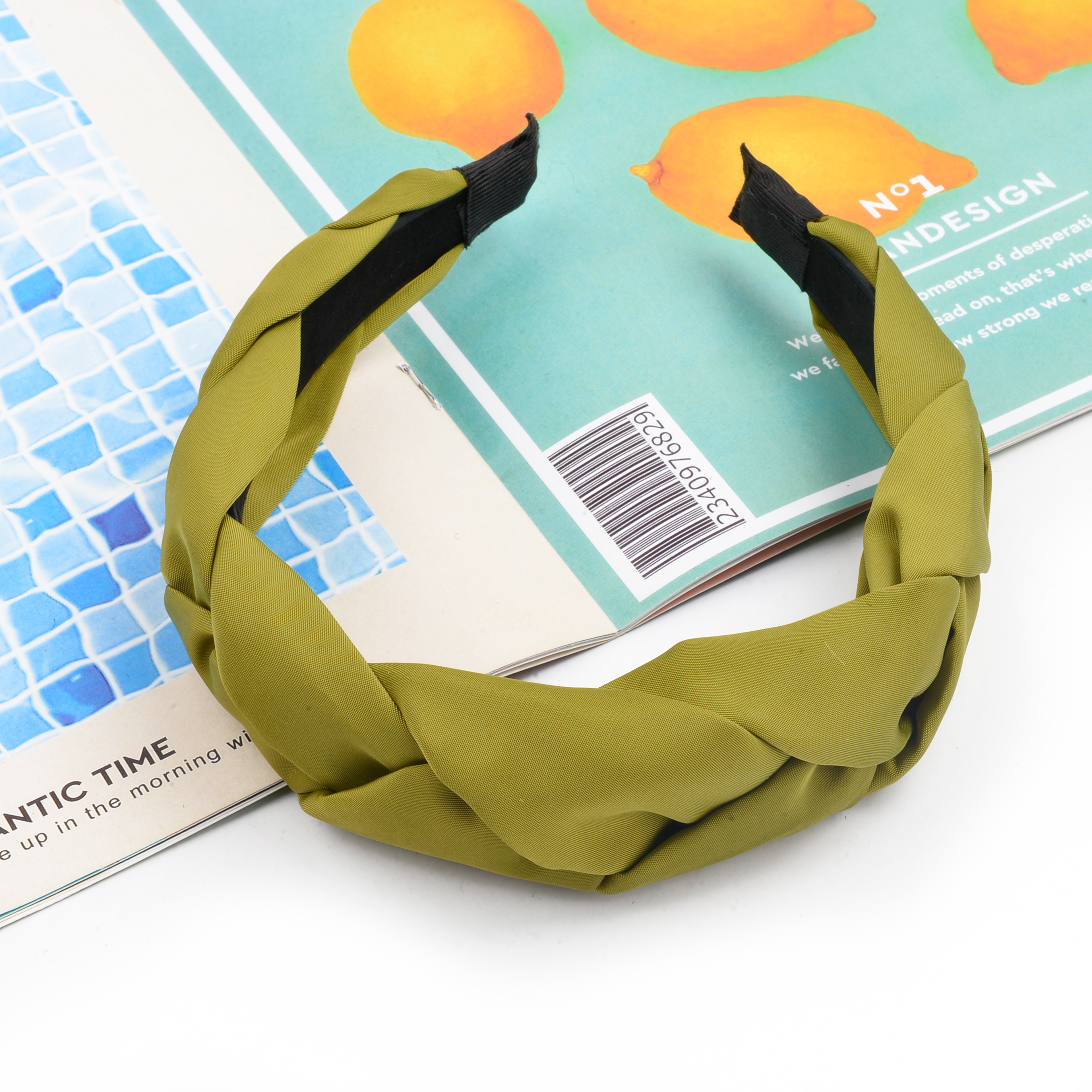 Wholesale of 2023 new style hair bands and hair accessories from the manufacturer, featuring high-quality women's headbands and popular sponge hair bands in stock details Picture