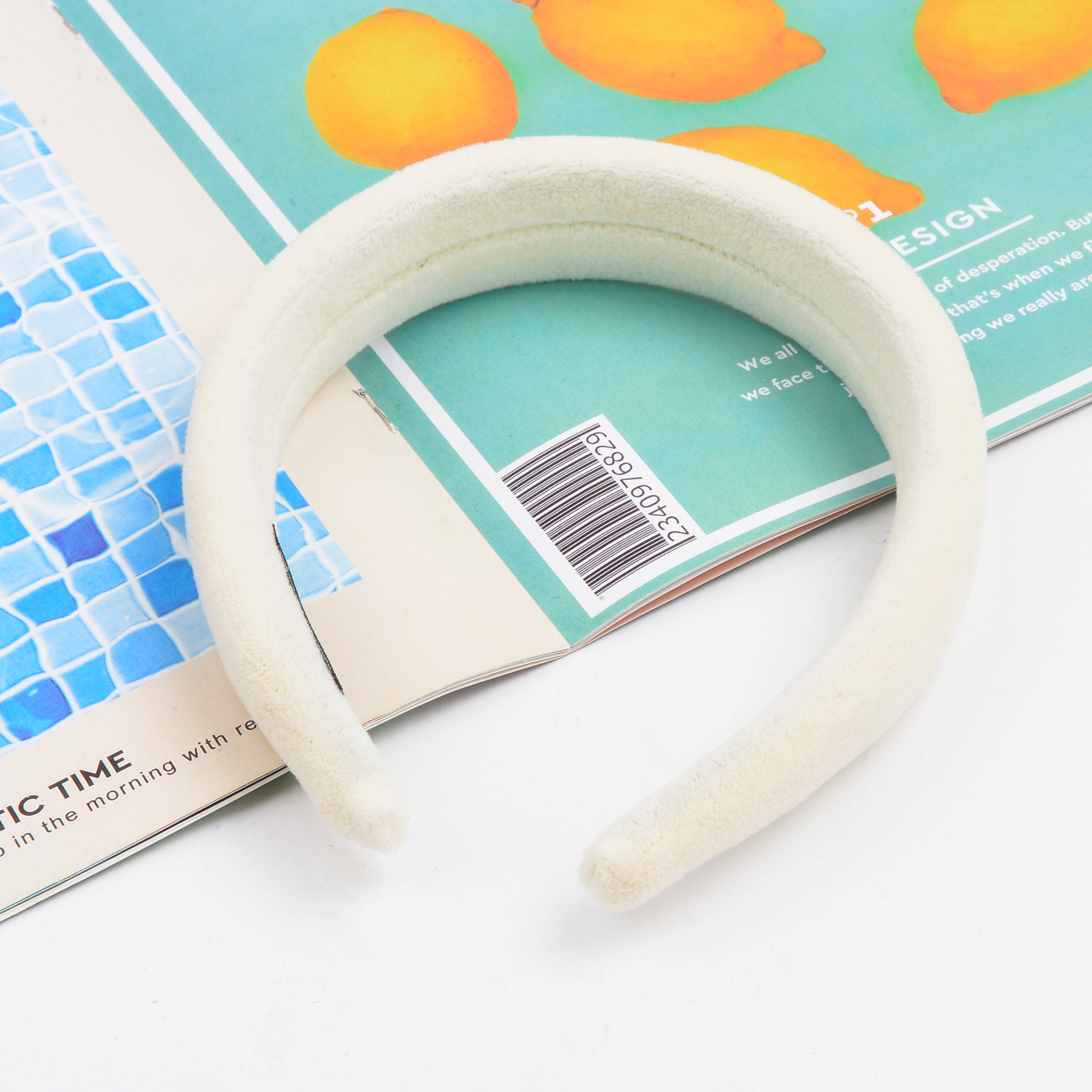 Wholesale of 2023 new style hair bands, high-quality women's headbands, popular sponge hair bands and hair accessories from the market details Picture