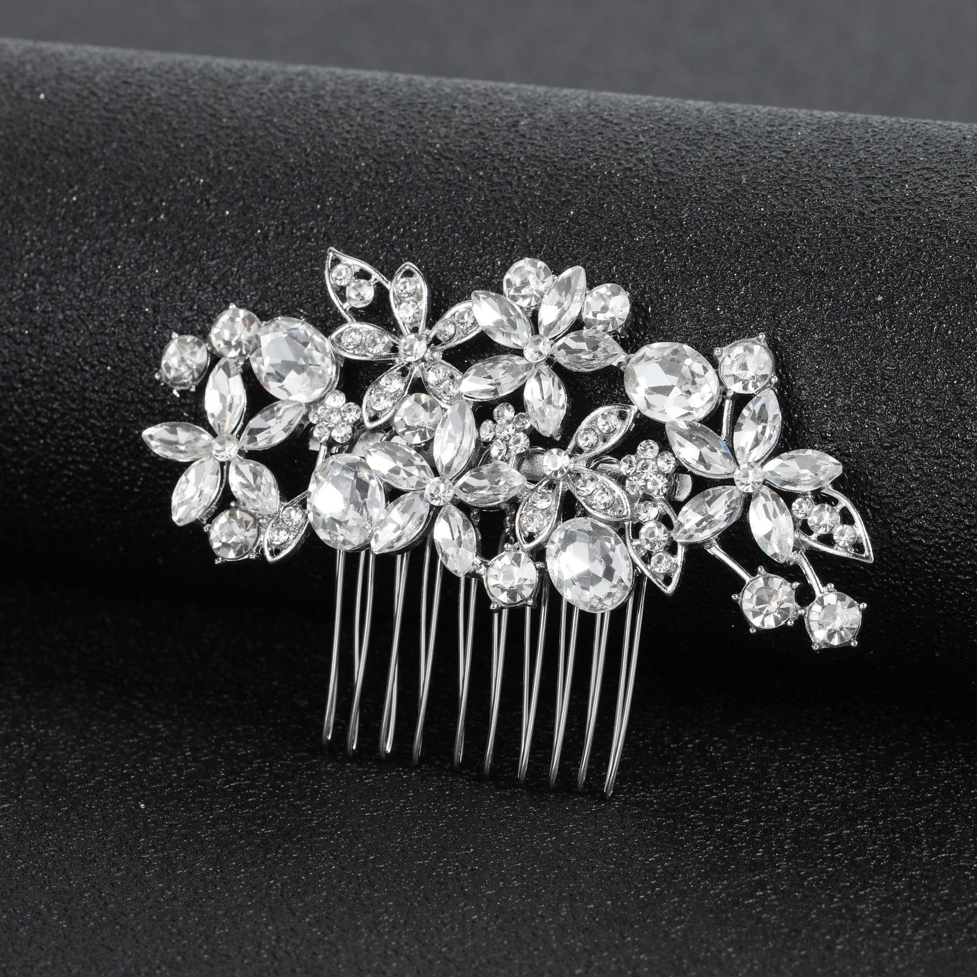 European and American bride's headwear and rhinestone hair accessory set details Picture