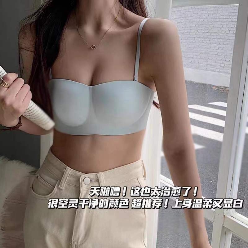 Dreamy red and pink one-piece invisible strapless back beauty, no marks, no steel rings, fixed half-cup small chest, gathering ladies' strapless underwear Application Scenario