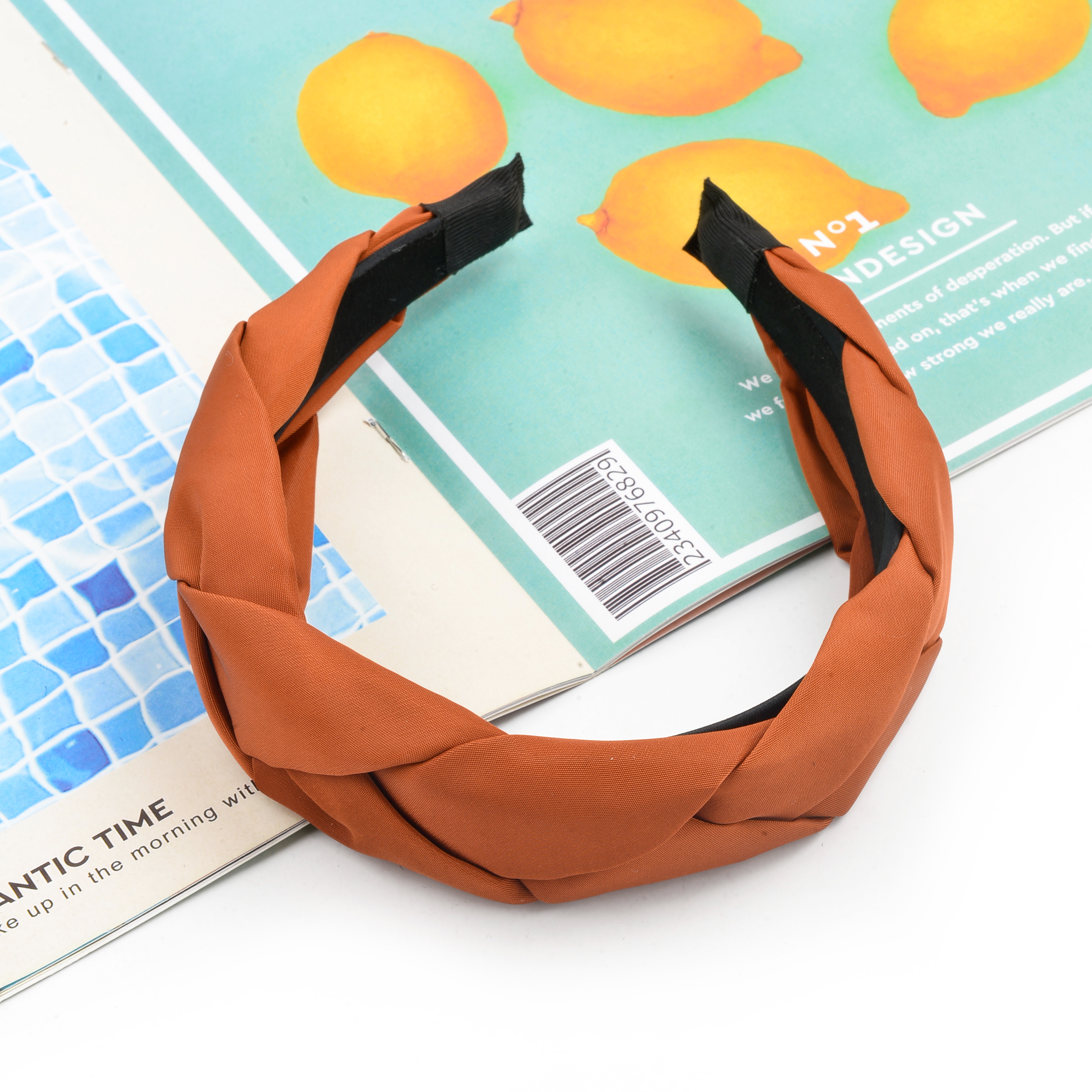 Wholesale of 2023 new style hair bands and hair accessories from the manufacturer, featuring high-quality women's headbands and popular sponge hair bands in stock Application Scenario