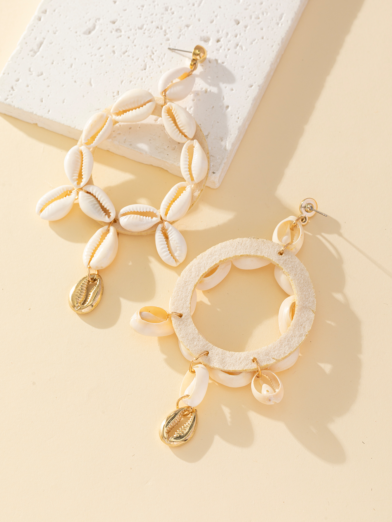 Exaggerated creative and fashionable new shell earrings from European and American brands, hand-woven shell earrings Item Picture