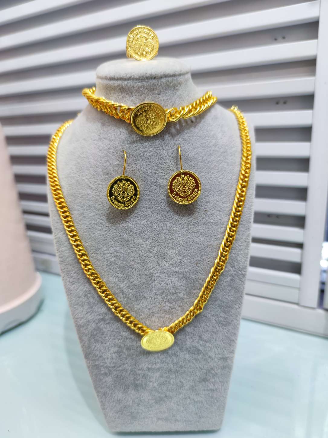 镀金饰品4件套