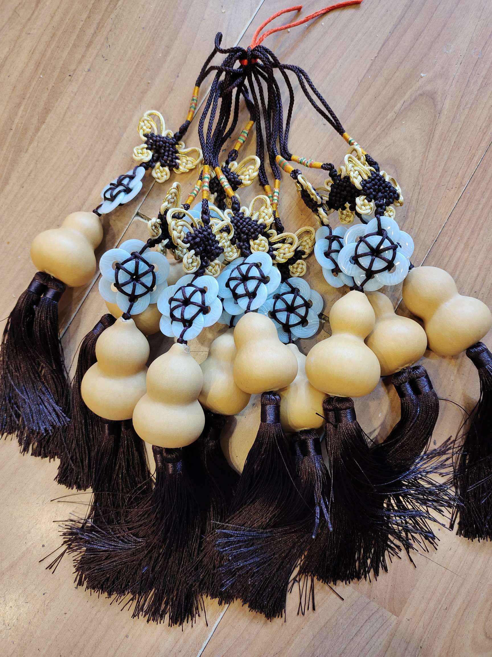 蝴蝶结平安玉片编的梅花葫芦车挂，保平安，保健康，多子多福，万事大吉，吉祥如意详情图2