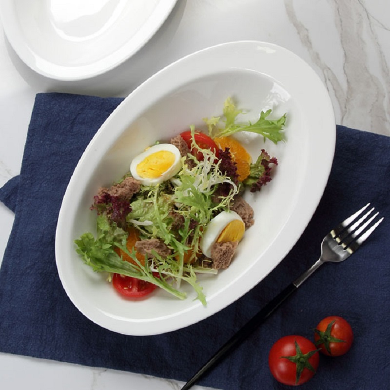 Creative duck tongue bowls, hotel supplies, ceramic tableware, creative shapes, daily vegetable plates, pure white salad bowls, soup bowls, fruit plates Application Scenario