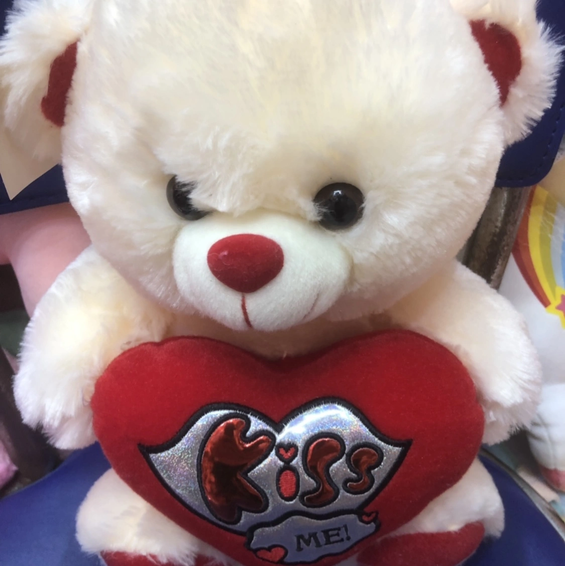 毛绒玩具KISS抱心熊毛绒公仔玩具批发