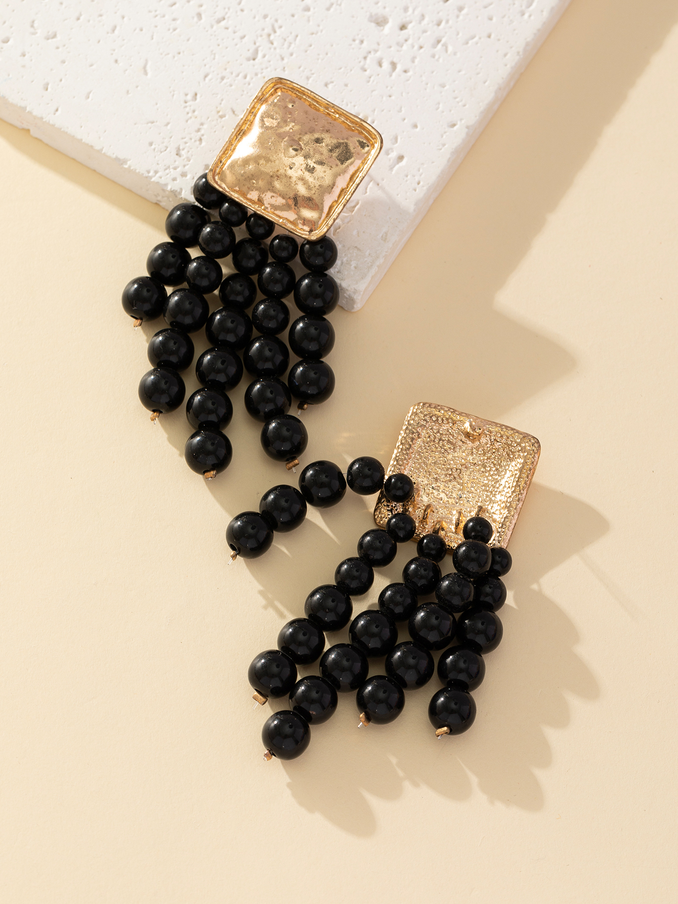 New best-selling earrings for foreign trade, handcrafted long-bead tassel earrings from European and American fashion brands, available from a manufacturer Application Scenario