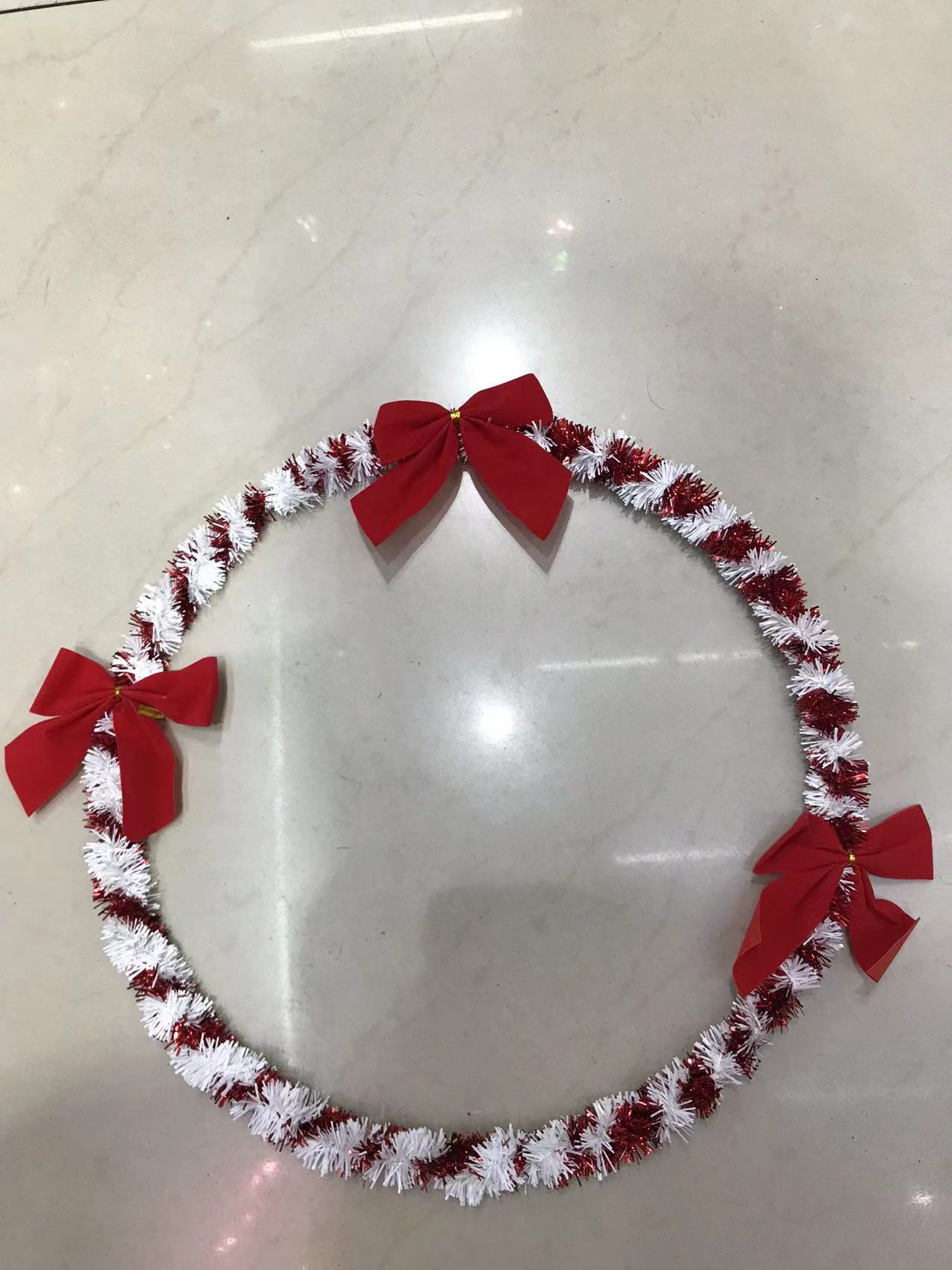 Circle wreaths, butterfly festival wreaths, event venue decoration manufacturers supply wedding room decoration and decorative streamers wholesale, school classroom festival decoration and decorative streamers ribbons Application Scenario