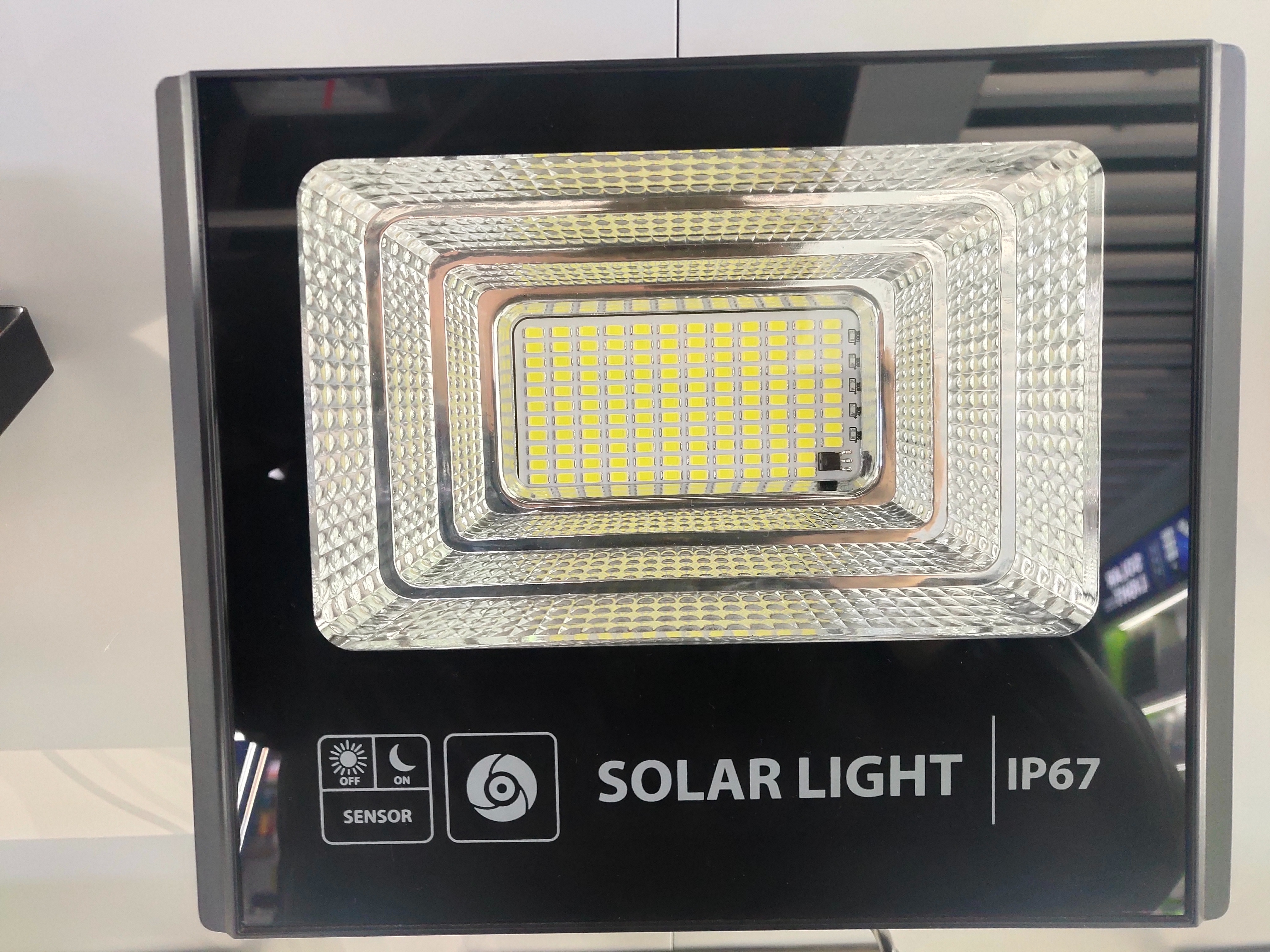 铭堡户外太阳能灯家用庭院灯led防水投光灯大功率太阳能路灯图