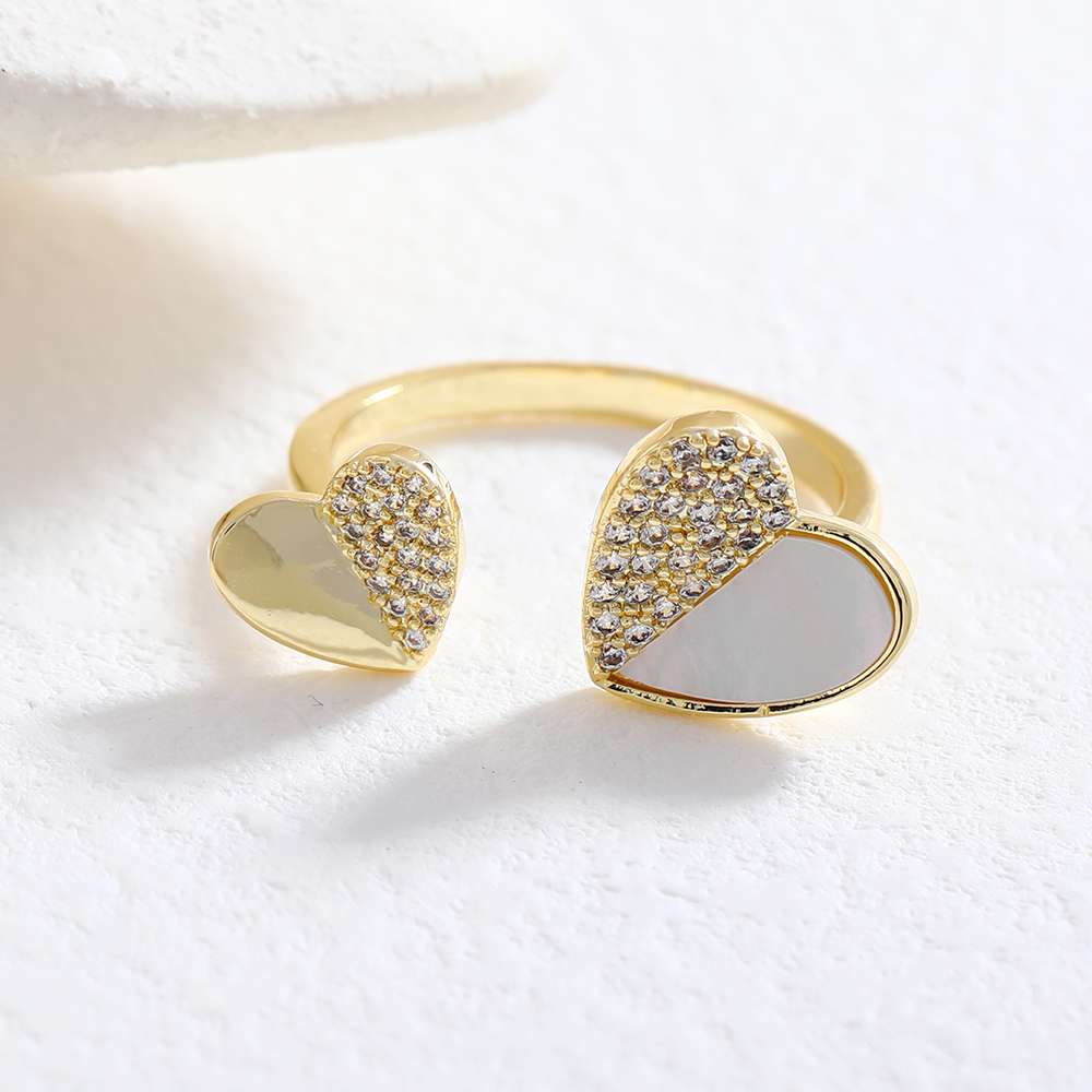 A full-sized open-top ring made of 14K genuine gold and heart-shaped zircon details Picture