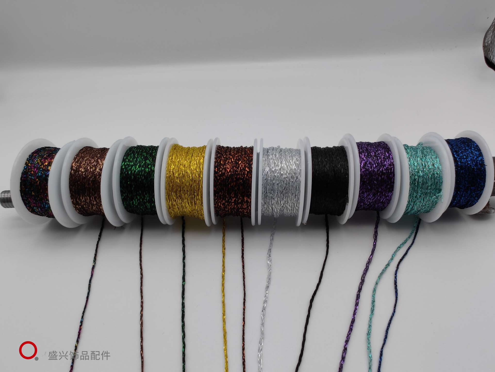 Fine gold thread details Picture