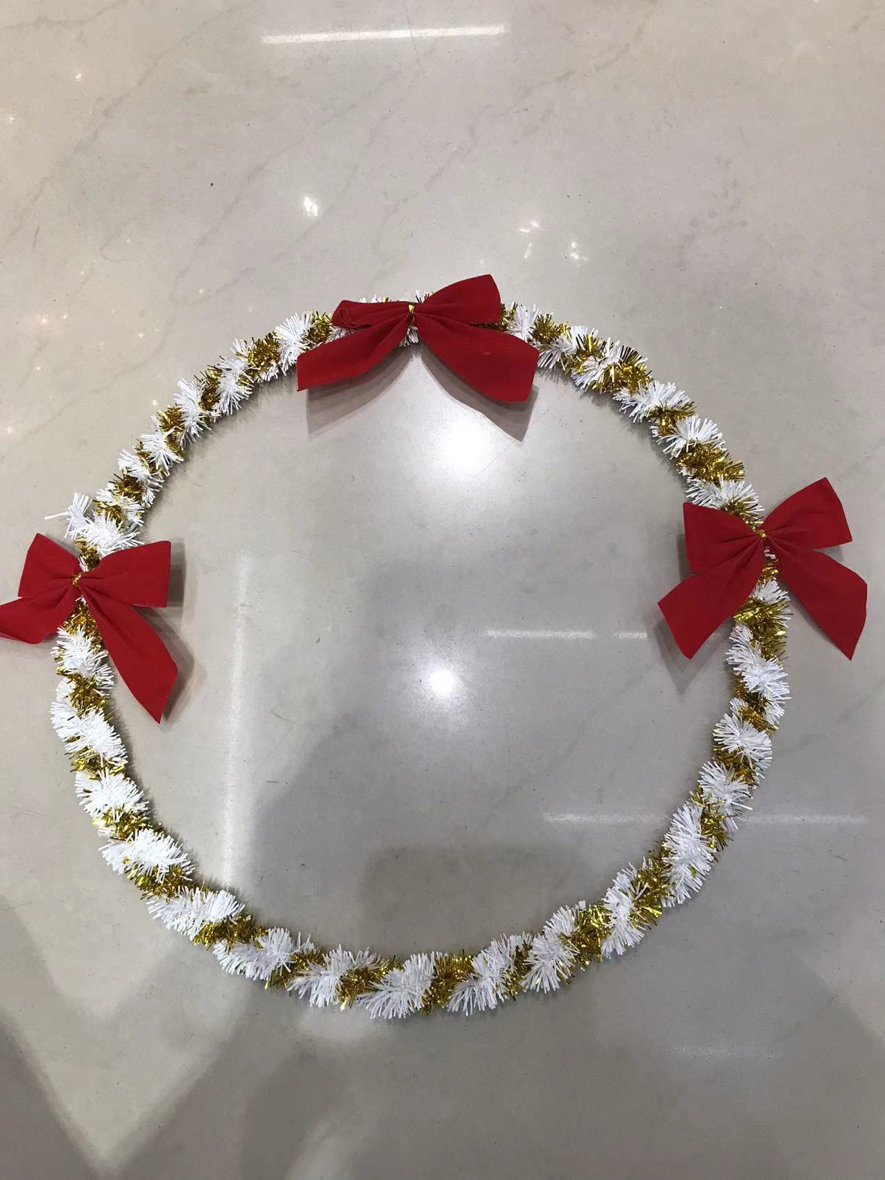 Circle wreaths, butterfly festival wreaths, event venue decoration manufacturers supply wedding room decoration and decorative streamers wholesale, school classroom festival decoration and decorative streamers ribbons
