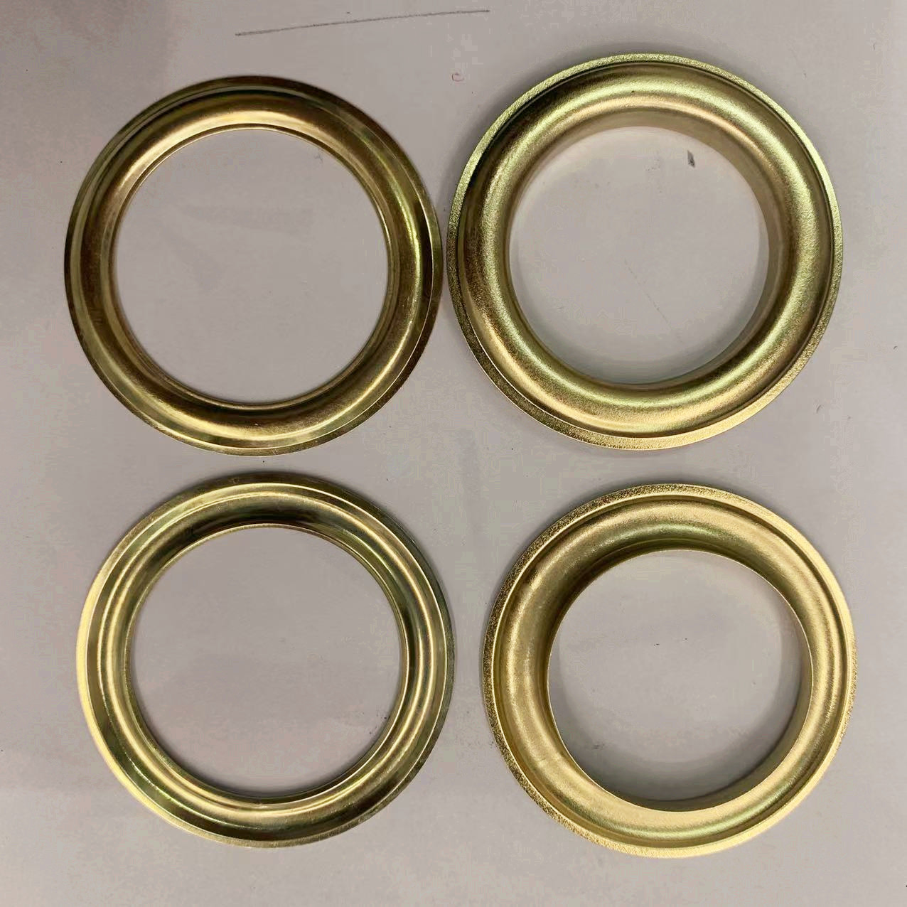 Large, high-quality air eye chicken eye curtain decorative buckle iron air eye with an inner diameter of 4CM Item Picture