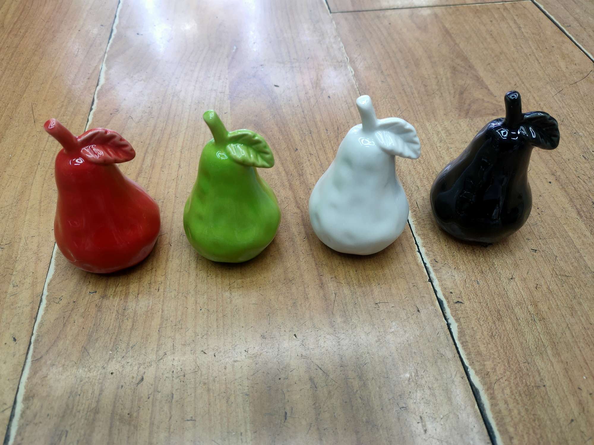 陶瓷梨子造型色釉陶瓷家居摆件陶瓷工艺品详情图1
