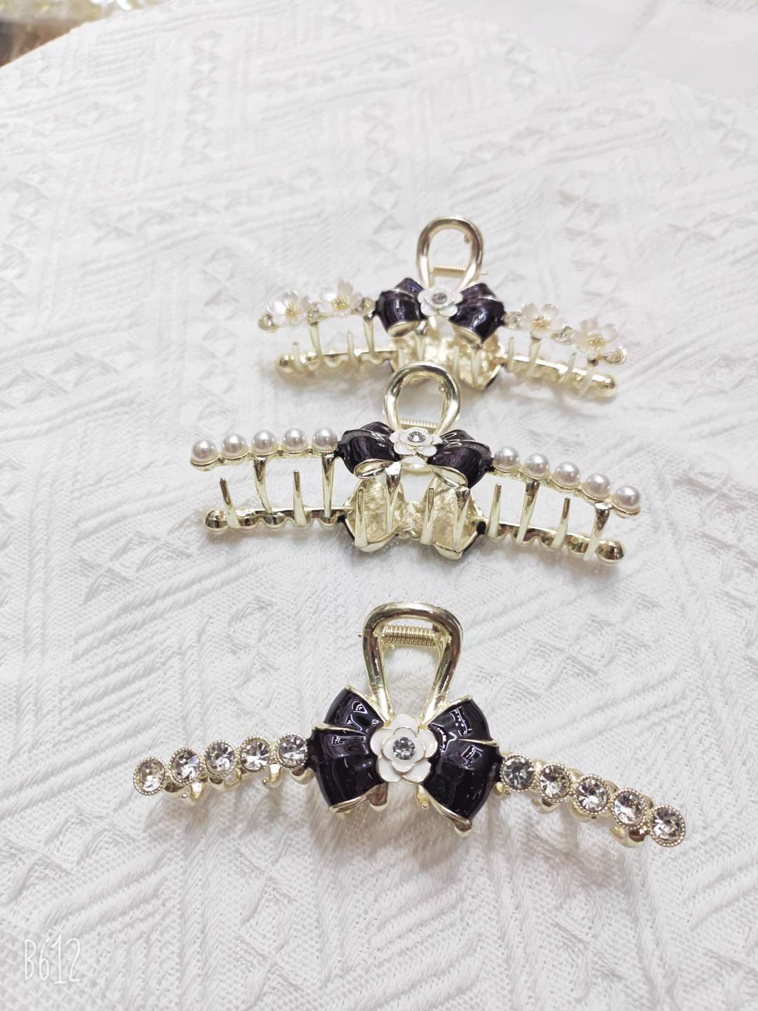 A pack of 12 extra-large internet-famous scratch-off flower painting oil can be used to hang tassels details Picture