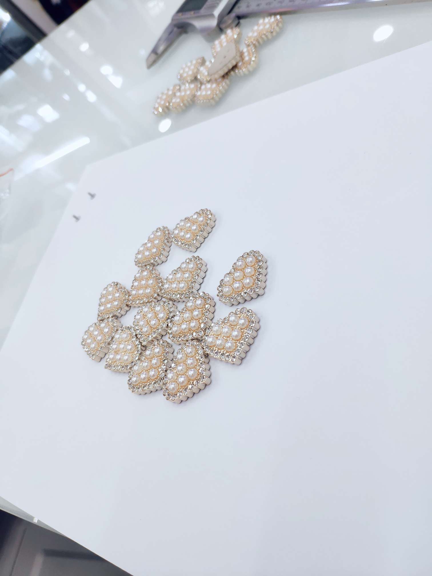 塑料桃心铆钉 爱心形撞钉 脚子 箱包服装配件