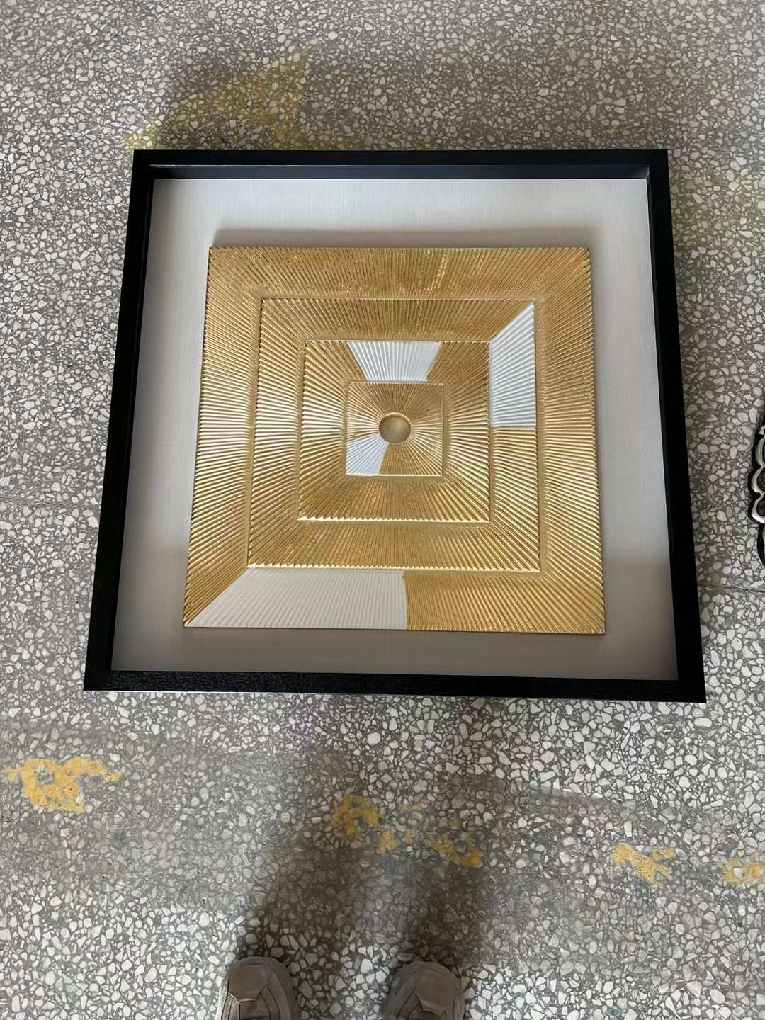 Light luxury living room sofa, TV background, wall hangings, retro creative wood carvings, wall decorations for the dining room details Picture