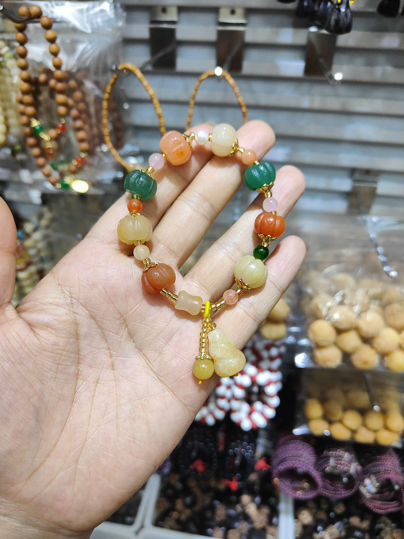 夏天出街神器 美女好中意 时尚金丝玉手串 南瓜珠手串 单圈可爱靓丽手链 晶莹闪亮女士手链 招财旺运显白手串详情图5