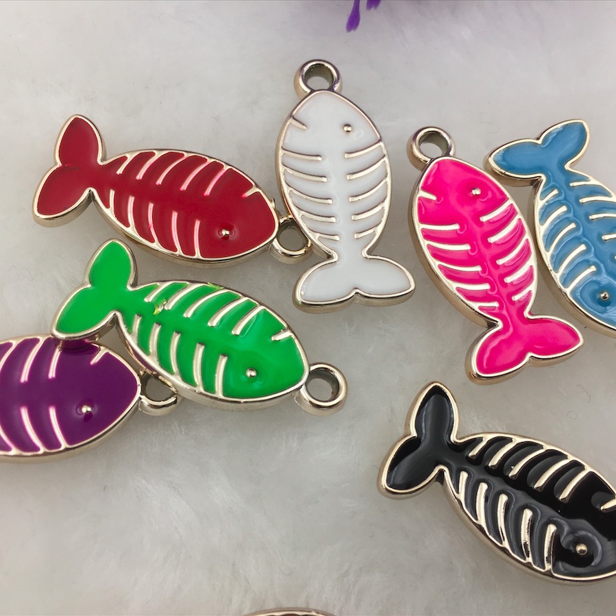 Wholesale source manufacturer of diy plastic jewelry accessories, oil-dripping, colorful and cute fishbone pendant materials details Picture