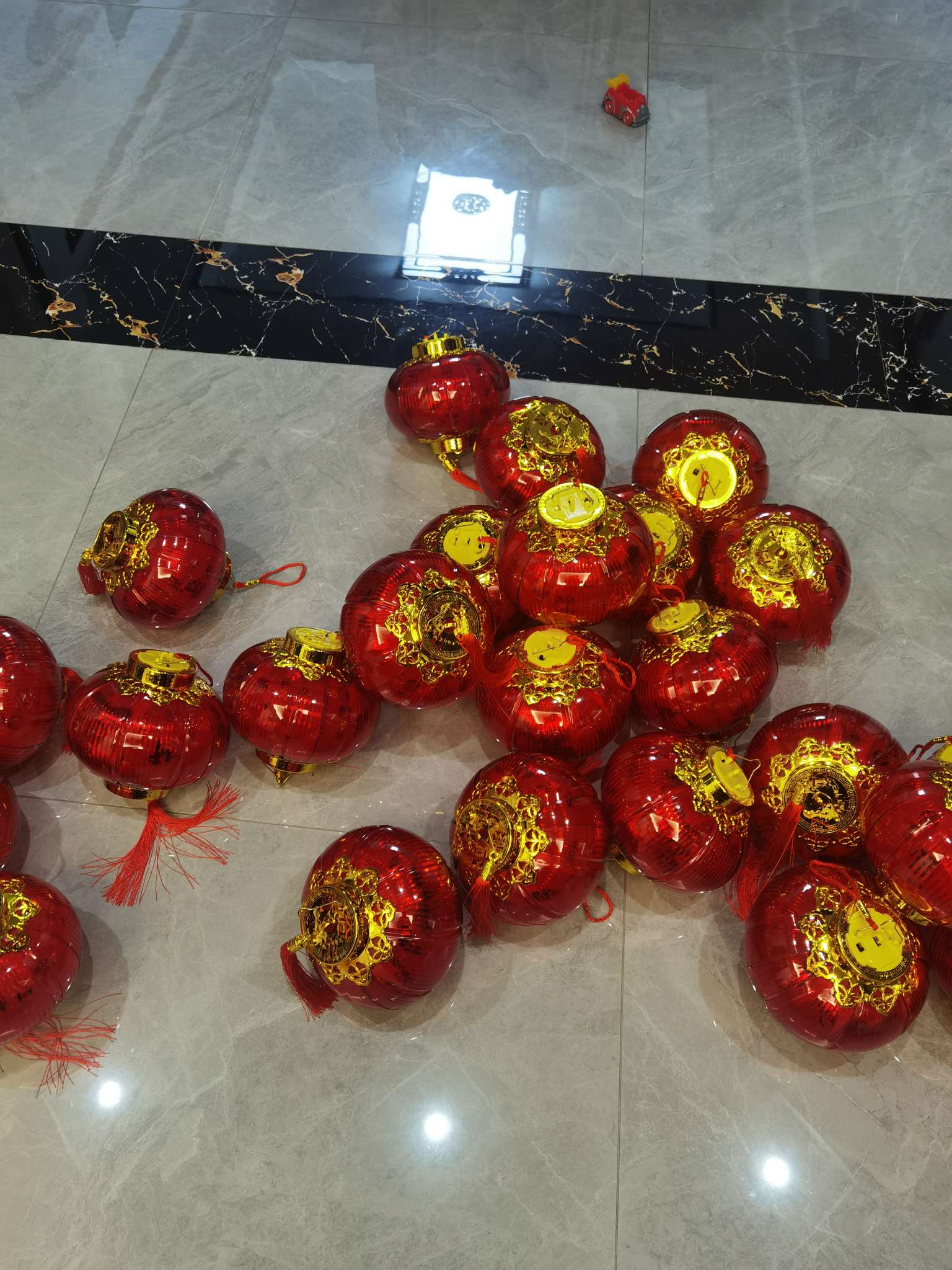 Intangible cultural heritage street stall small lanterns, flocked office cultural festival supplies, rotating lanterns, wedding decorations, both beautiful and practical pic 2