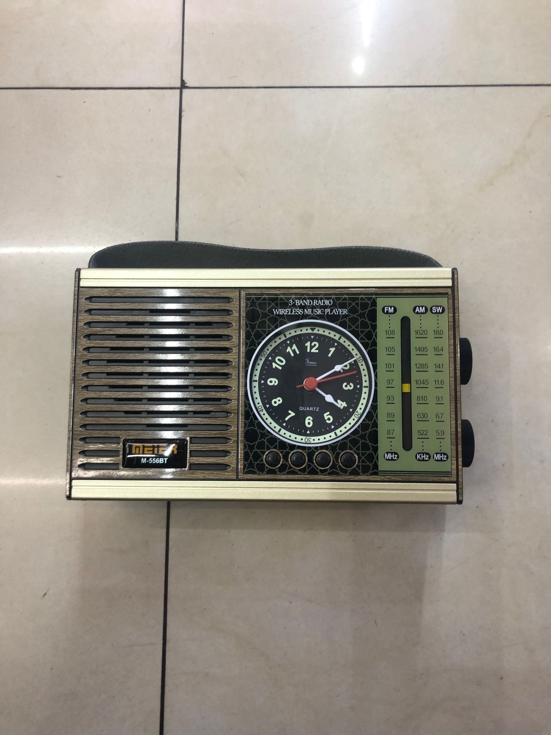 M-556BT带钟蓝牙插卡收音机