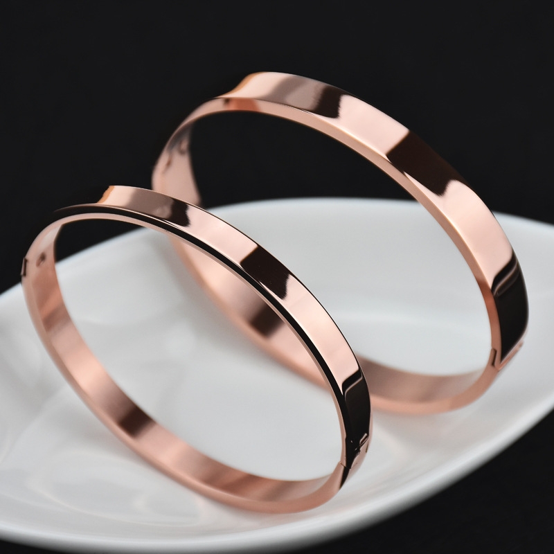 European and American smooth titanium steel couple open bracelet, rose gold stainless steel minimalist bracelet, elegant men's and women's accessories details Picture