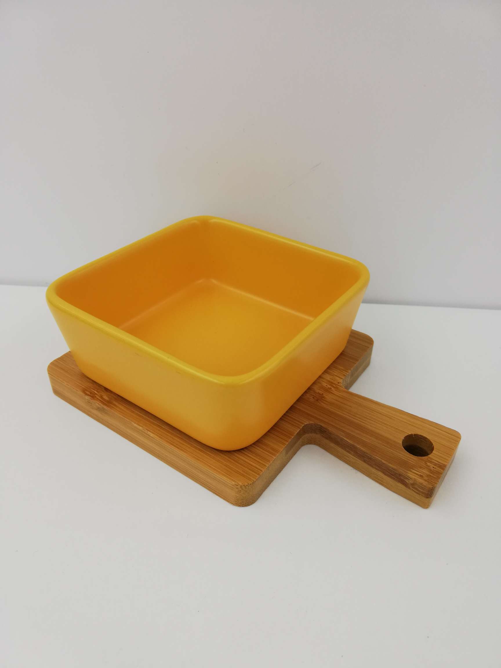 陶瓷碗/干果盘/竹底果盘产品图