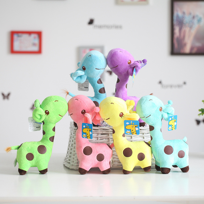 Wholesale of cute and cheap giraffe-colored plush toys for claw machines from the manufacturer