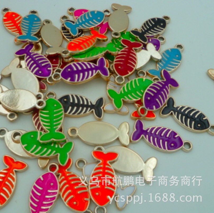 Wholesale source manufacturer of diy plastic jewelry accessories, oil-dripping, colorful and cute fishbone pendant materials detail image 4