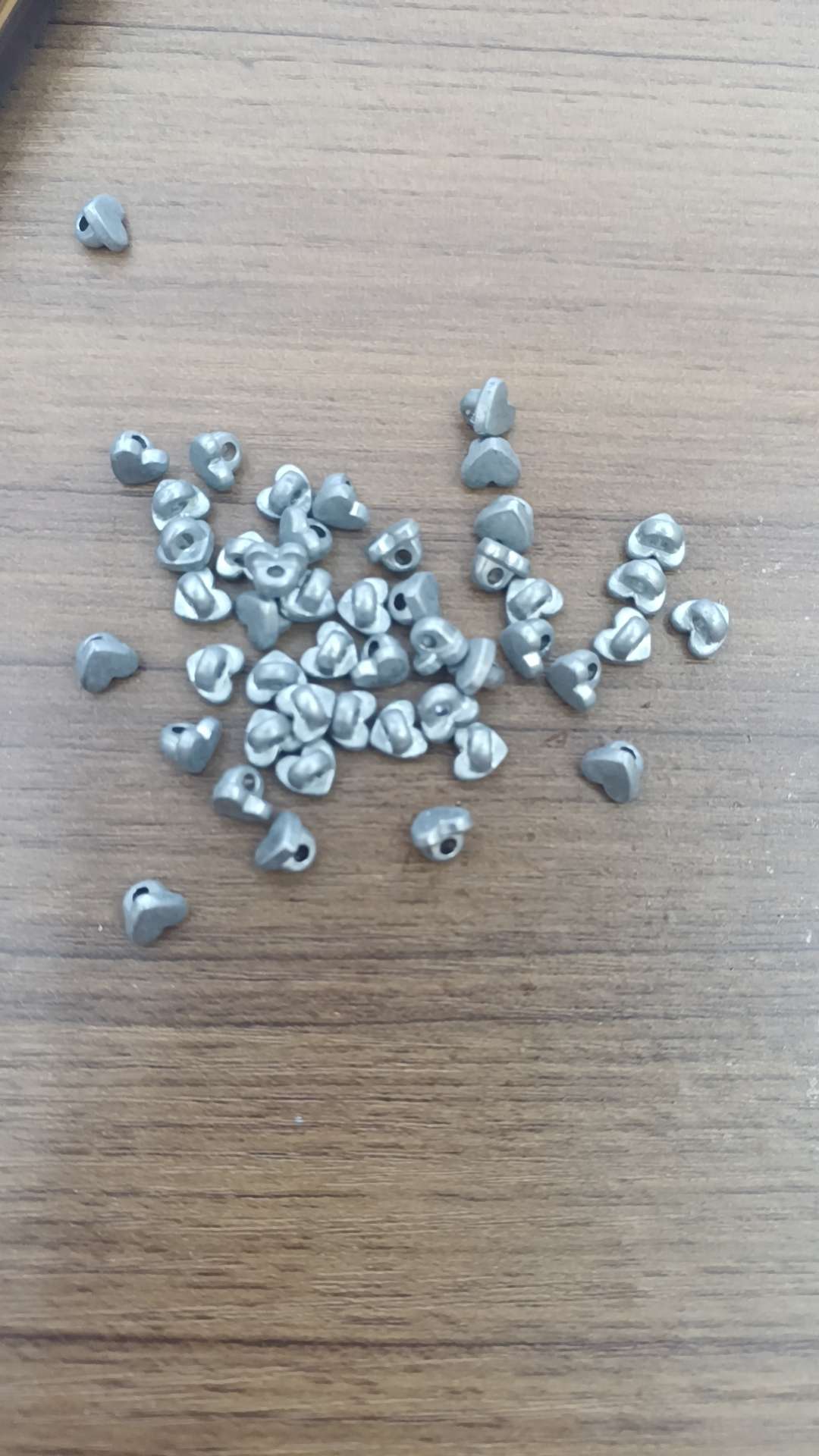 艺丹饰品配件合金小桃心配件jh1