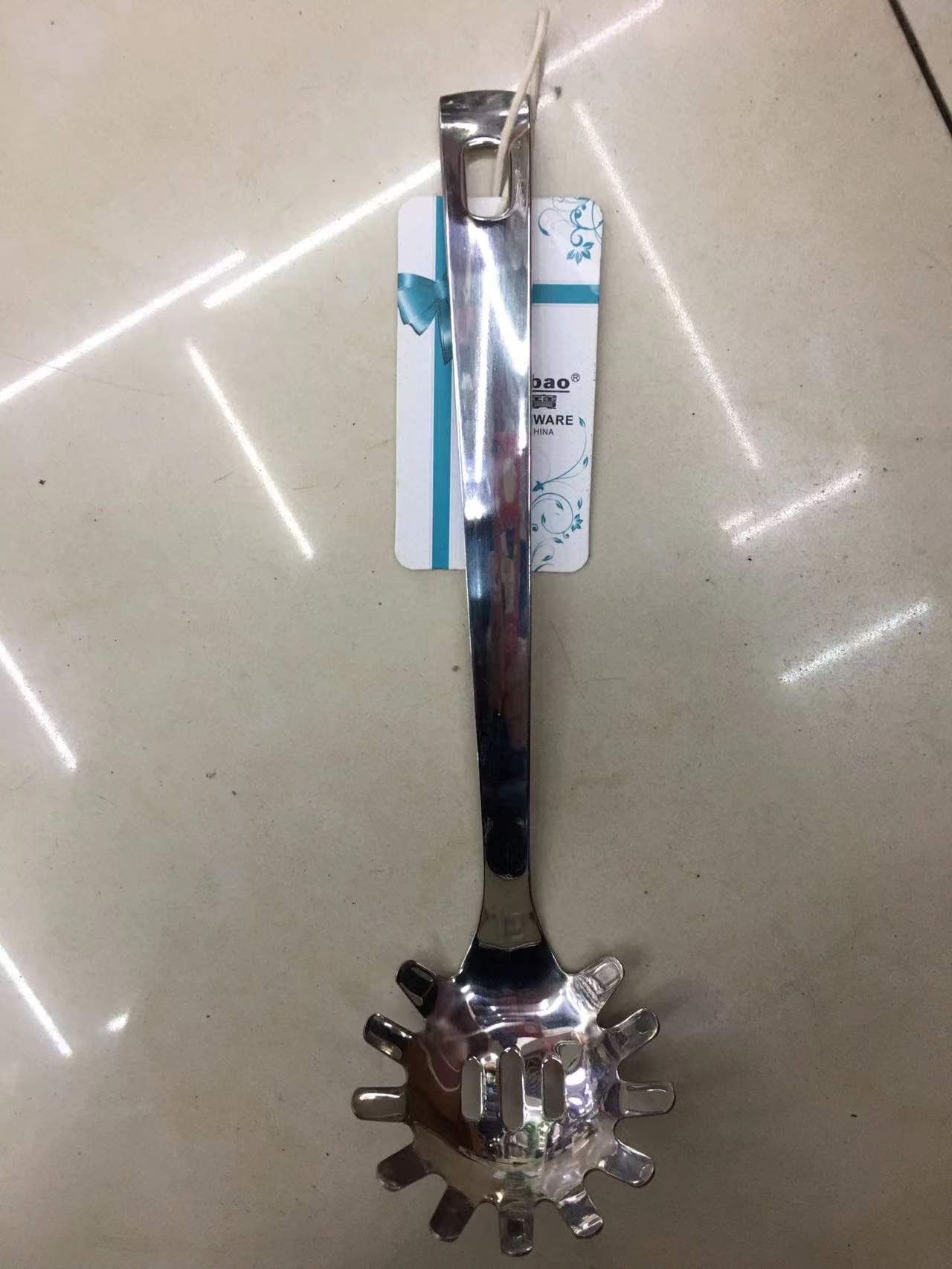 无磁小厨具   7公分汤壳    小漏铲   粉扒  长饭勺白底实物图