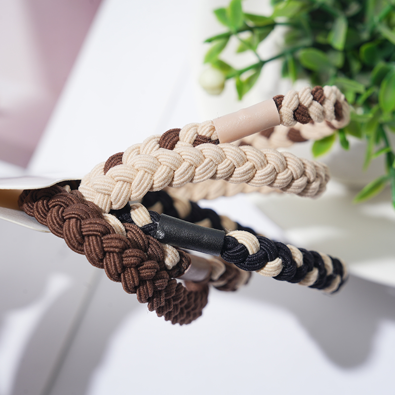 Small flat thread braided hair bands, Korean-style women's hair ties, basic ponytail tying, hair identification ropes, high-elasticity rubber bands, leather covers, headwear Application Scenario