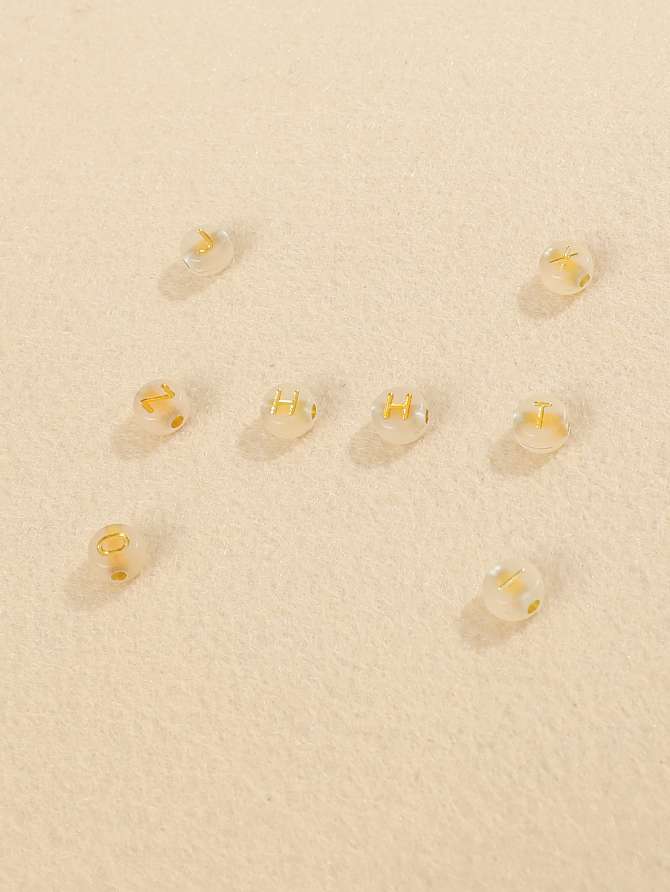 Factory supplies direct sales of eco-friendly acrylic DIY handmade accessories 4✘7mm luminous letter bead jewelry accessories children early education loose beads Specification image