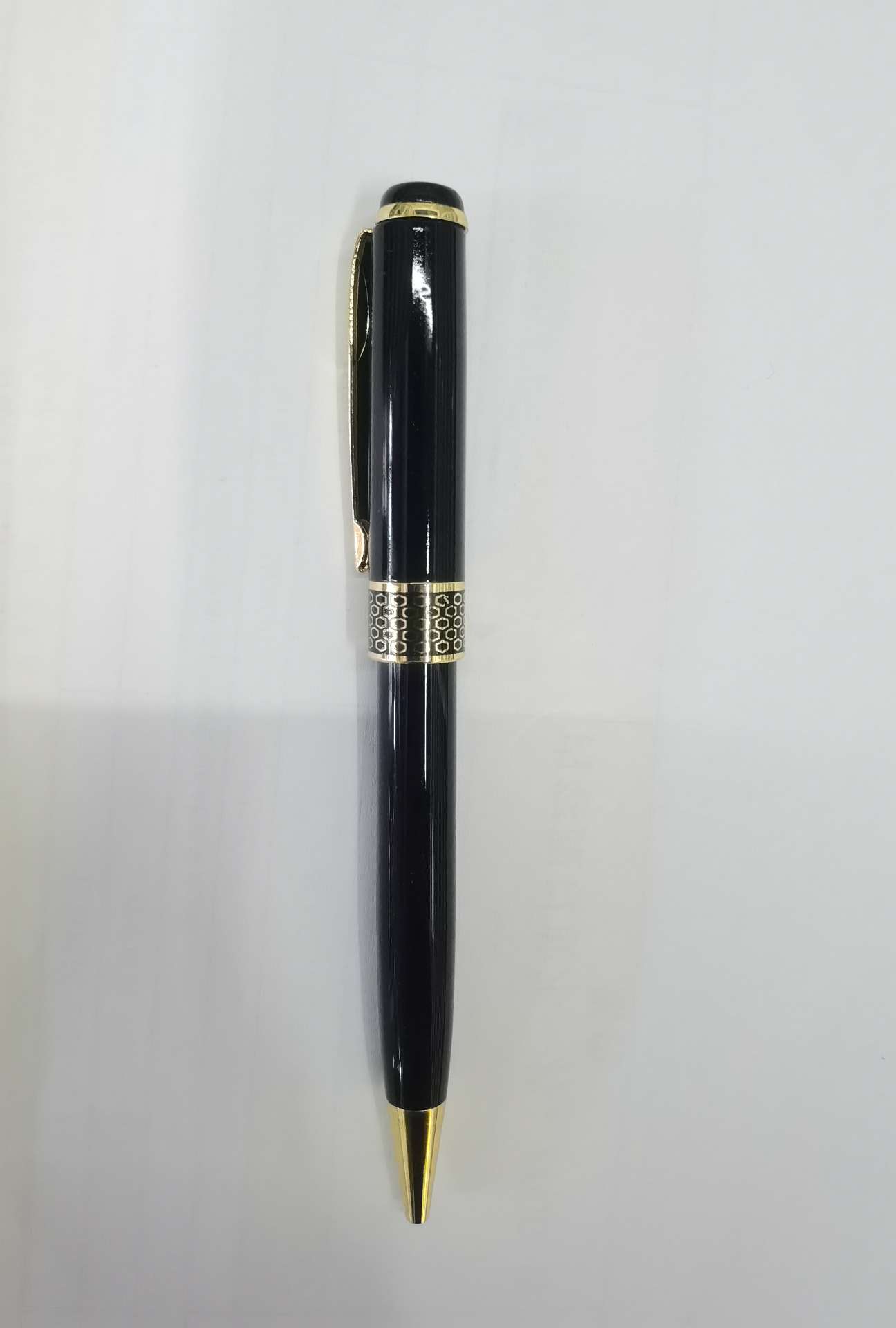 This is the most favored metal oil pen among cross-border buyers of office gift metal ballpoint pens details Picture