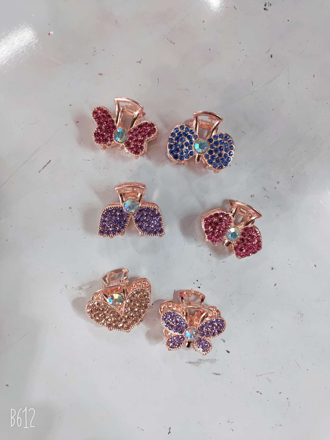 The pearl is 2.5 centimeters long. Drill the 2.5 cm popular online hit scratch-off clip every twelve details Picture