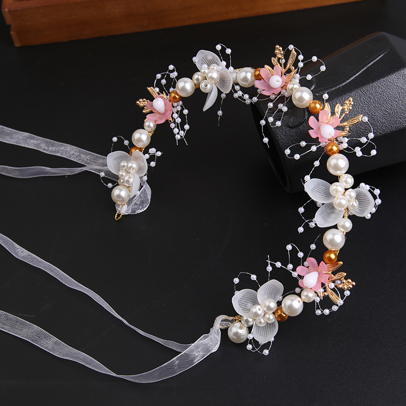 Wholesale of European and American bride headwear: simple and thin picture flower headbands, rhinestone headwear, alloy headbands, flower girl gowns, little girl fairy headwear, garland headwear Application Scenario