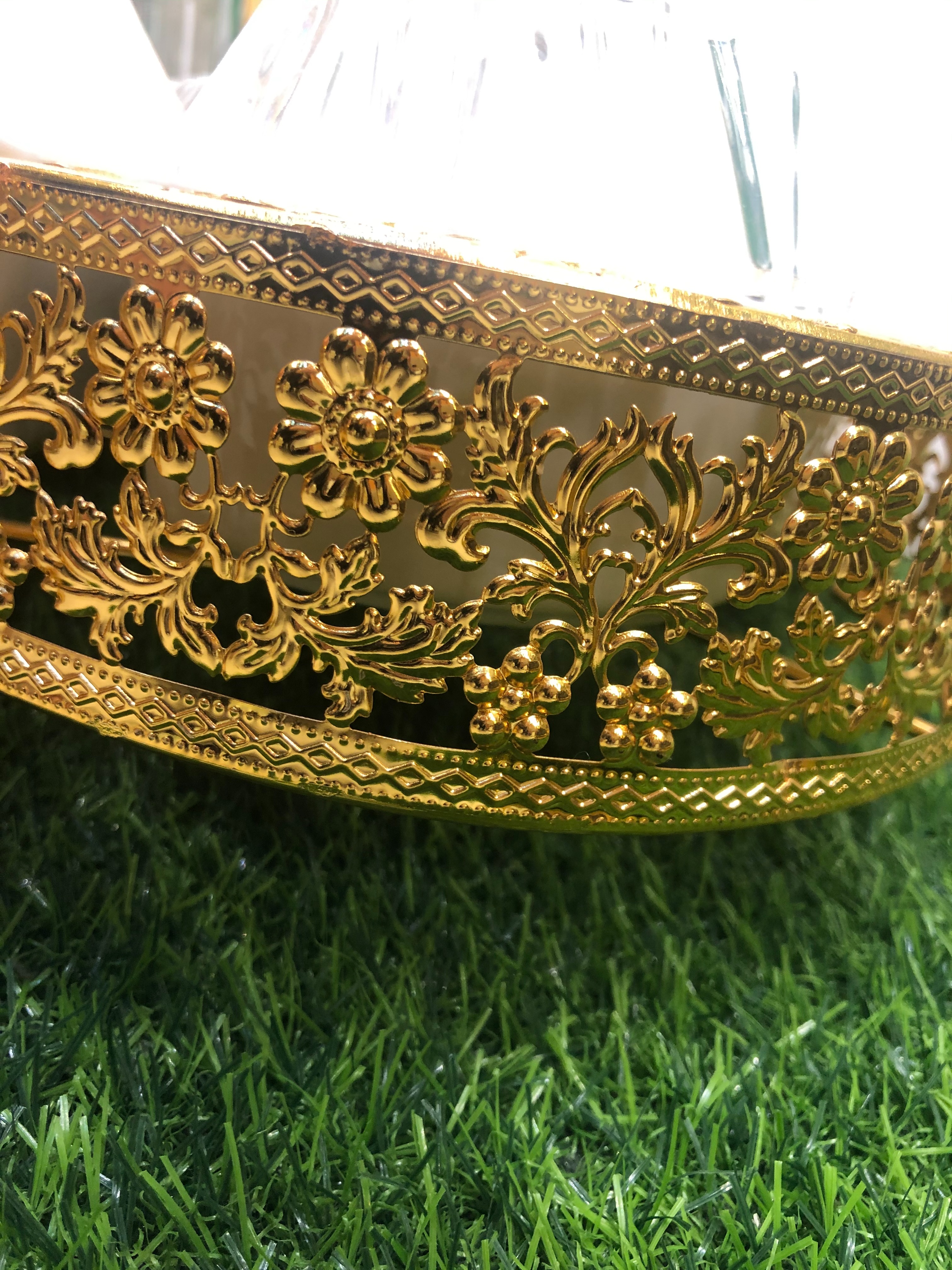 The five-diamond ceramic plate can hold nuts, snacks and small cakes Item Picture