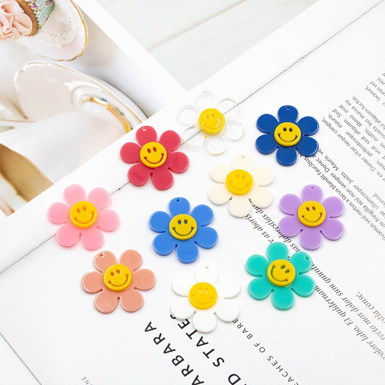 35 Smiley Face Accessories full figure