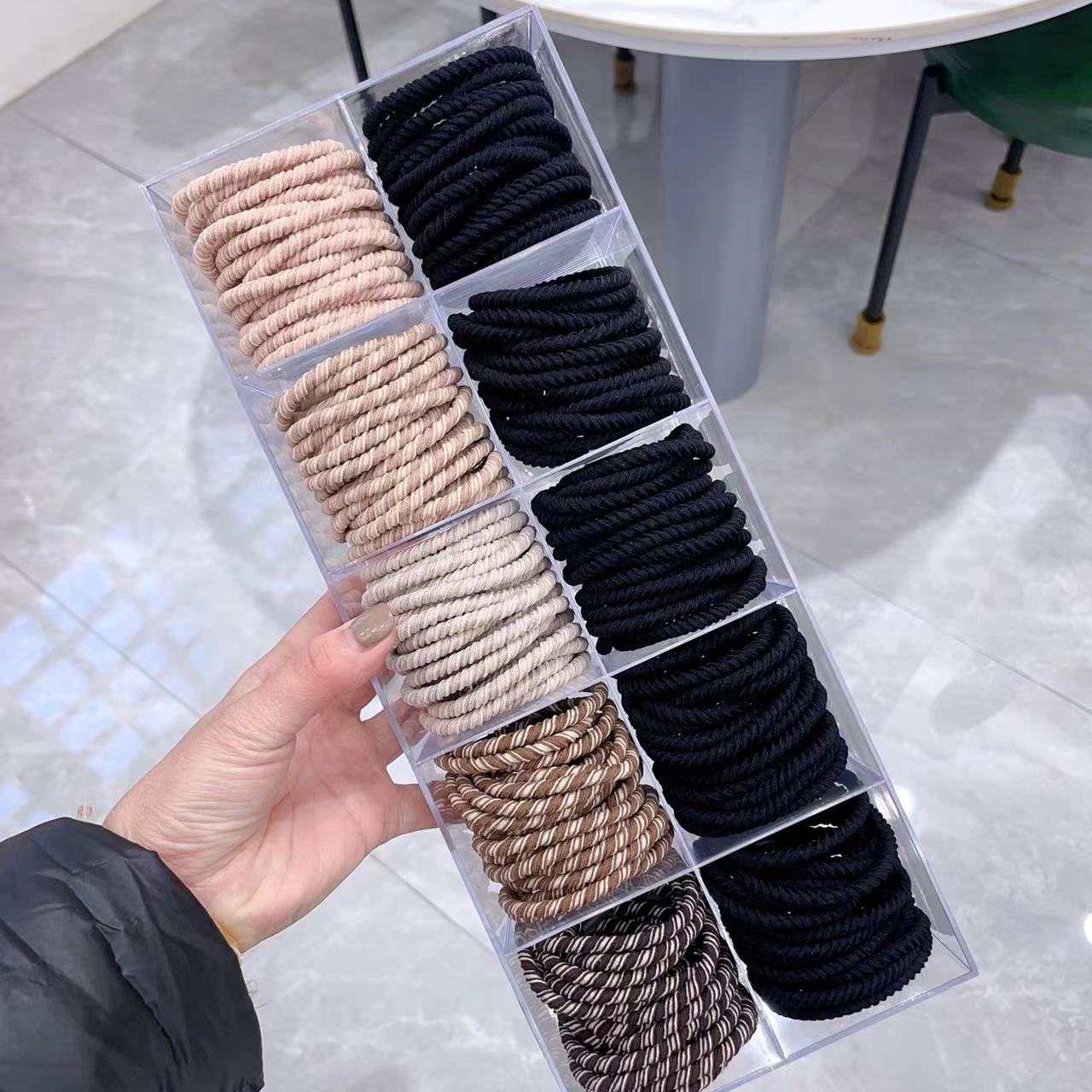 The Korean imported oat milk coffee-colored light ring can be used as a multi-purpose bracelet head to tie multiple strands Specification image