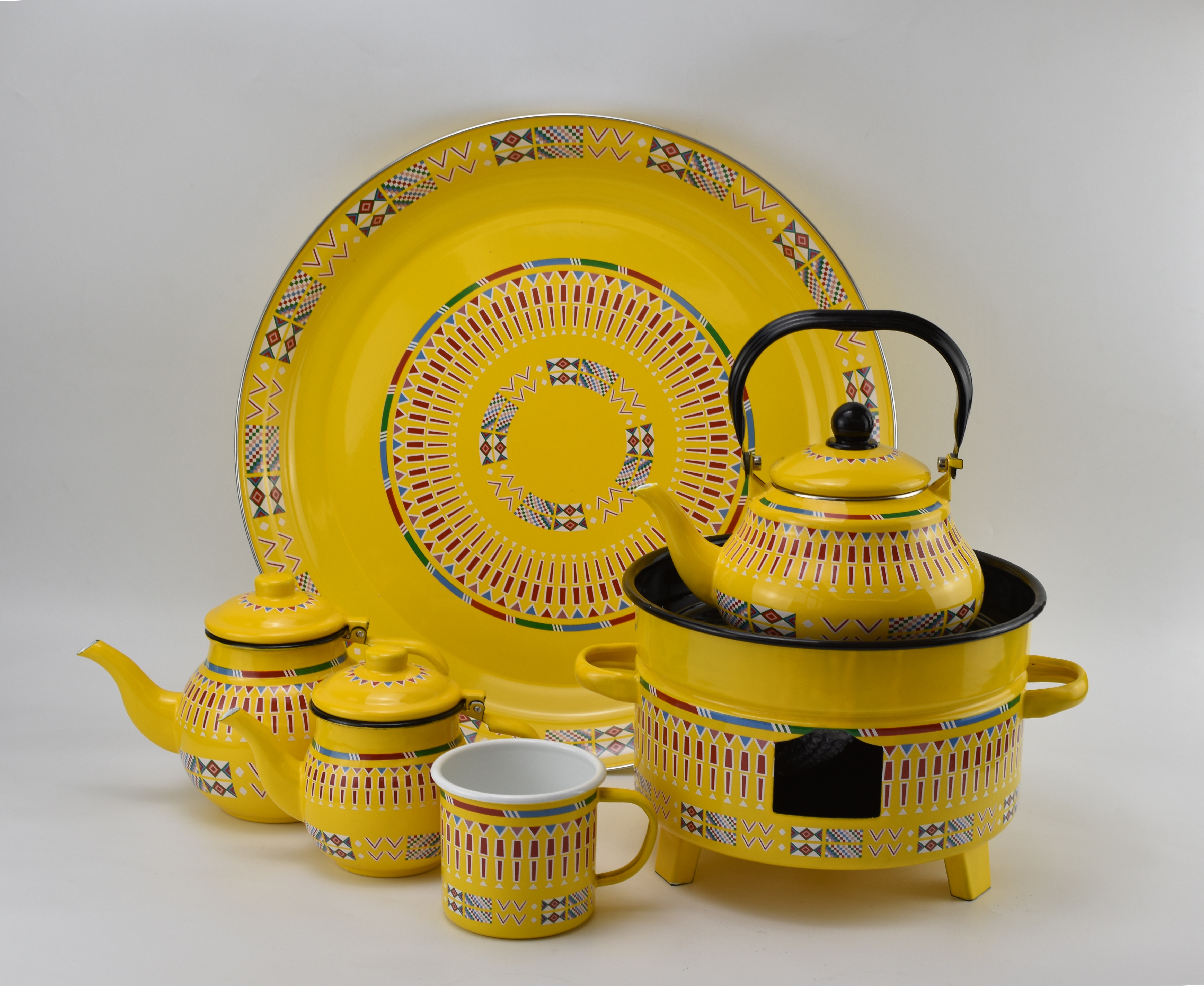 Hot-selling new high-quality enamel teapot set: 3 water kettles, 1 cup, 1 plate, 1 pot. Customizable patterns available details Picture