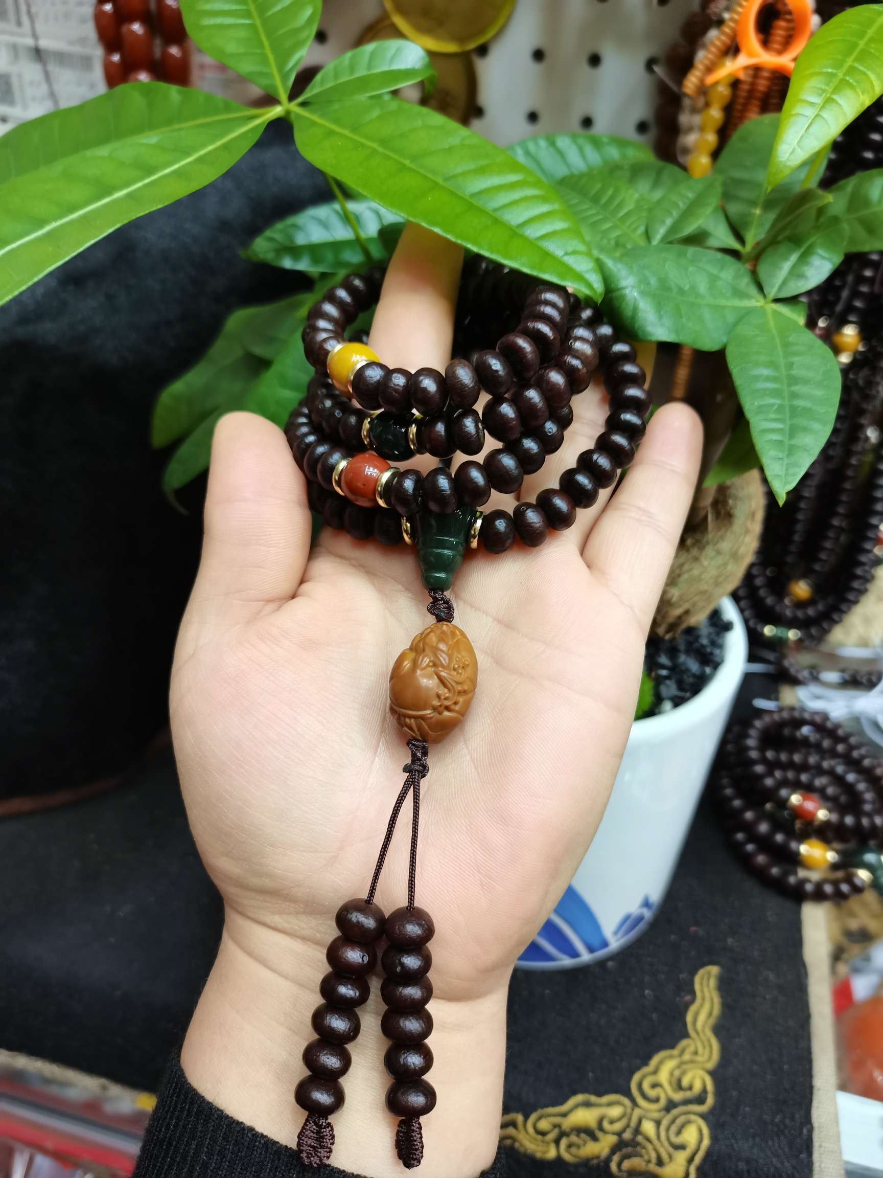 天然紫金钵108颗，加配饰，阿拉善红绿灯再加吊坠橄榄，年年有余，招财，紫檀莲花详情图3